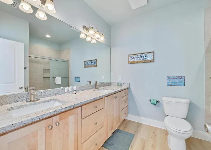 New Coastal W/ Gulf View, Shared Pool Holiday home